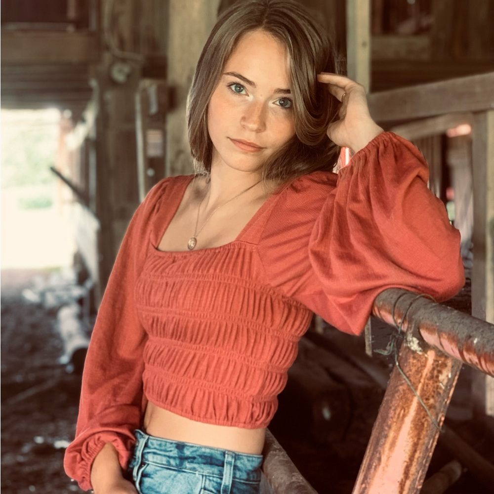 Cropped long sleeve top